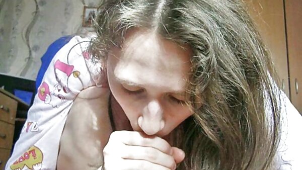 Вкусниот задник на Рина Скај силно се цеди и се јаде